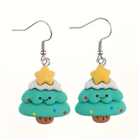 Jewelry - Smiling Christmas Tree with Star Holiday Earrings
